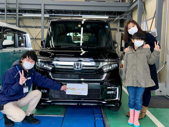 ポケットカーズの笑顔あふれる納車式のご紹介